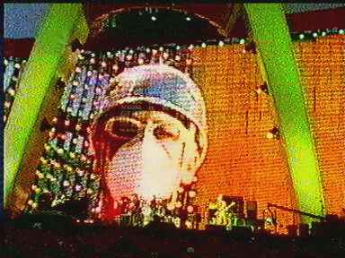 Ламповые экраны на концерте группы U2