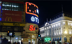 Электронное табло (панно) в Лондоне на Piccadilly Circus