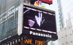 Большой электронный полноцветный светодиодный экран Panasonic для наружной рекламы на Таймс-Сквер в Нью-Йорке.