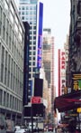 Электронный баннерный видеоэкран в Нью-Йорке.