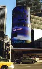 Самый большой электронный светодиодный экран на здании Nasdaq