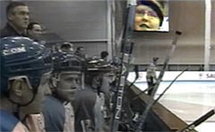 Большой электронный видеоэкран в Хоккейном дворце (The E Center).